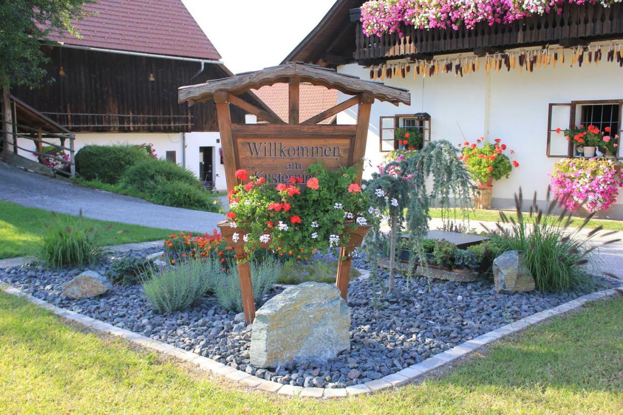Kusternighof Hotel Velden am Woerthersee Exterior photo