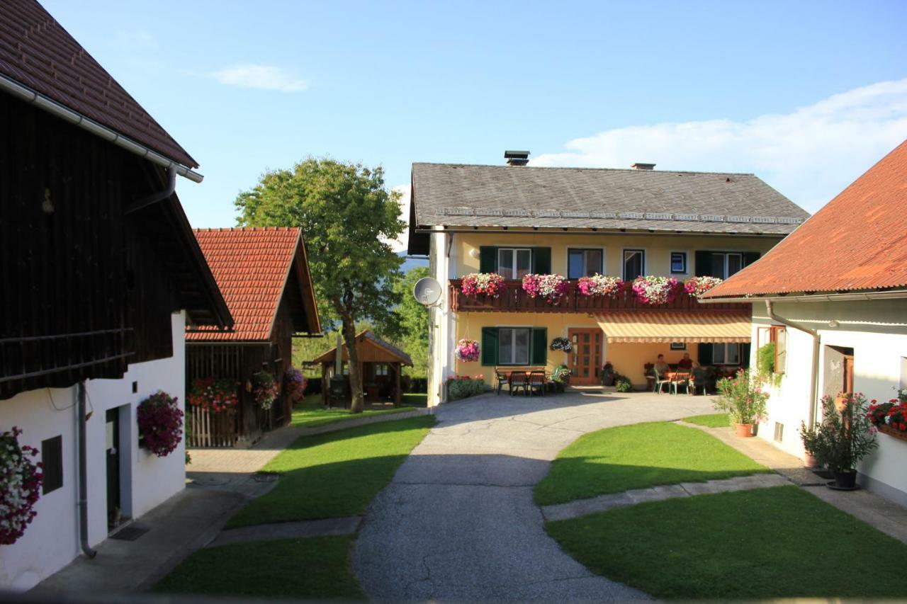 Kusternighof Hotel Velden am Woerthersee Exterior photo