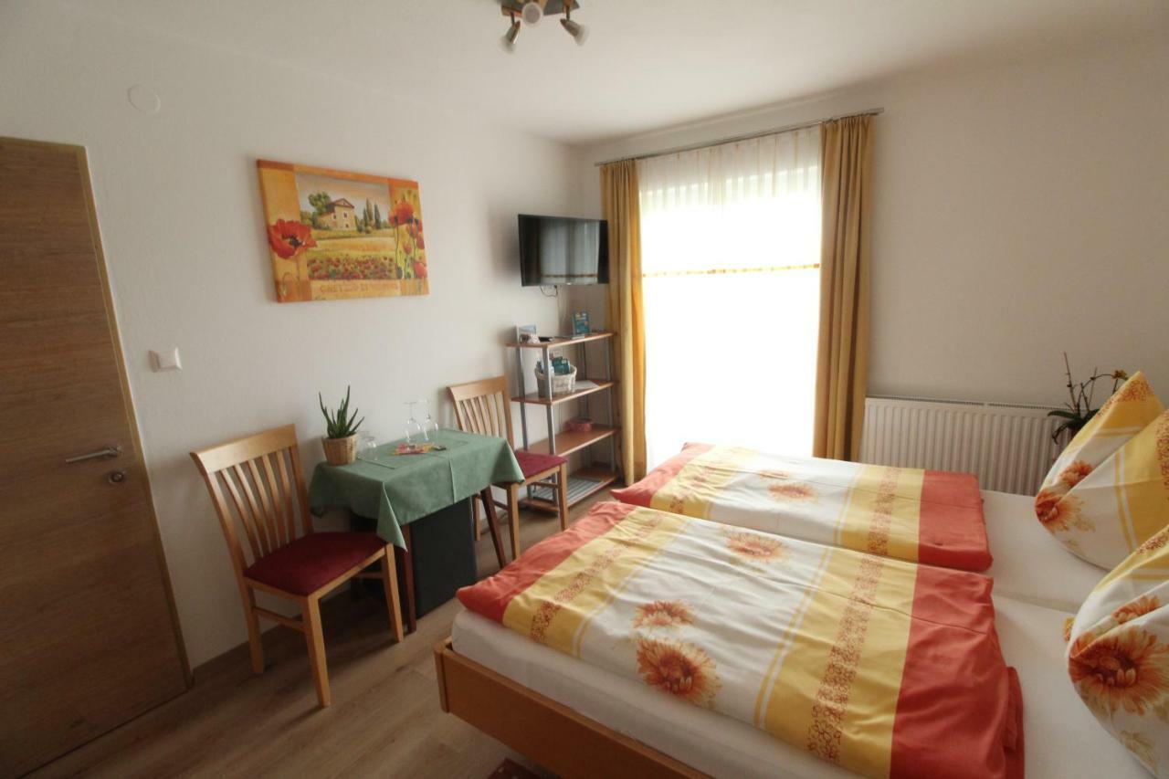 Kusternighof Hotel Velden am Woerthersee Exterior photo